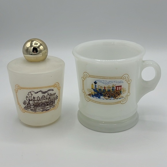 AVON TRAIN SHAVING MUG WITH EMPTY AFTERSHAVE CONTAINER - Picture 2 of 10